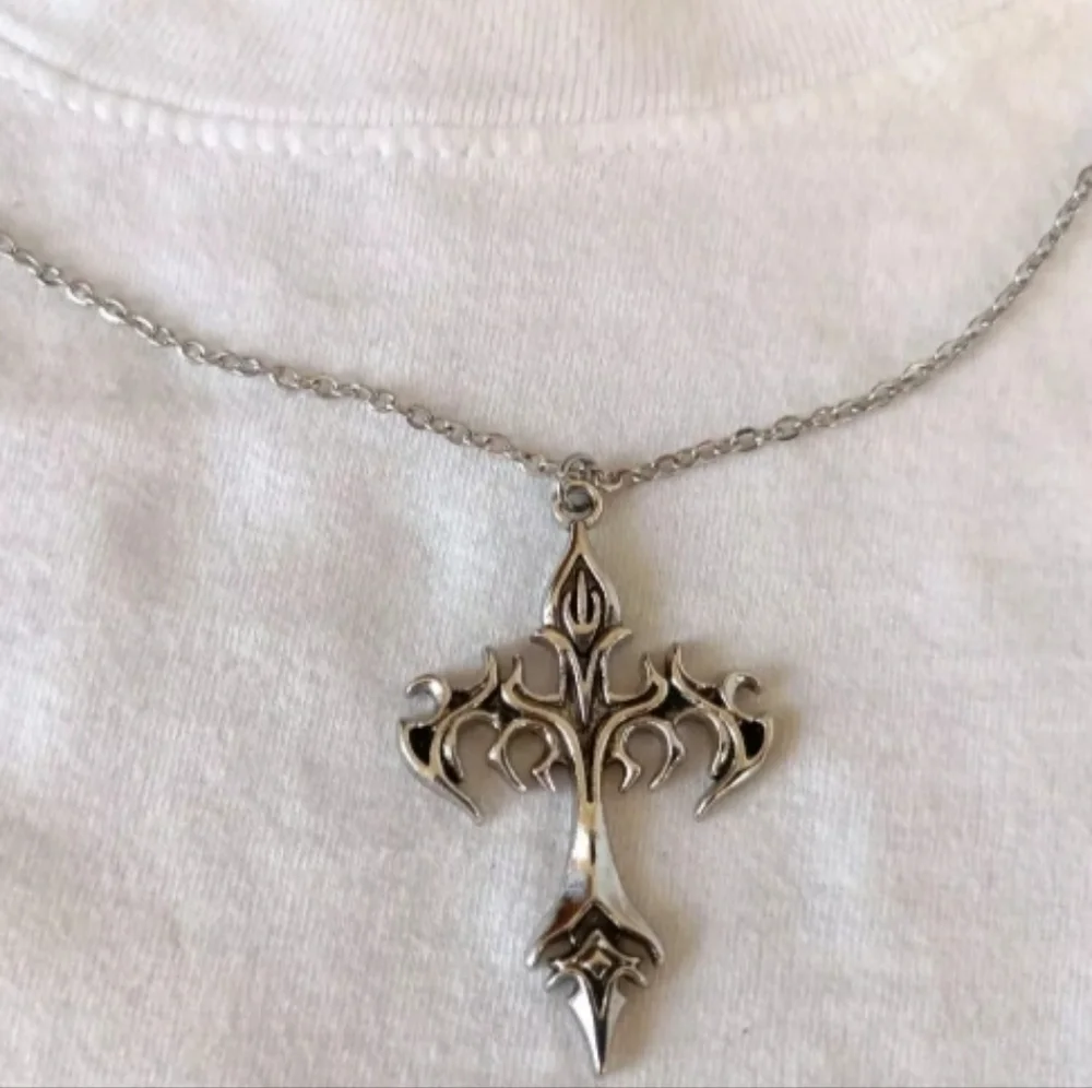 Vintage Style Gothic Cross Pendant Necklace 20 Inches Stainless Steel New